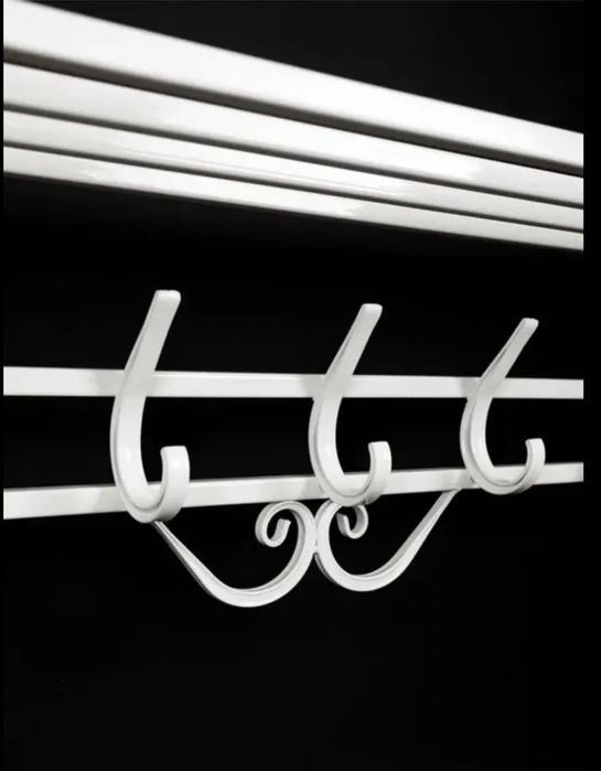 Продам вешалку новую