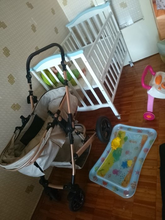 Продаю коляска использовали меньше недели и то только дома для новорож