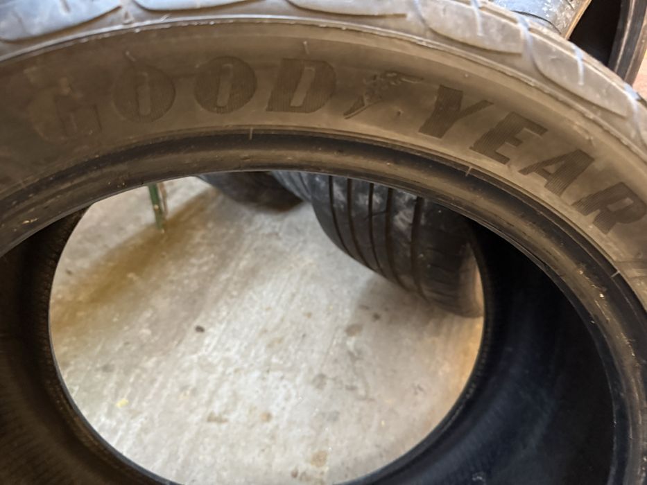 Cauciucuri 2 marimi de vara !!!