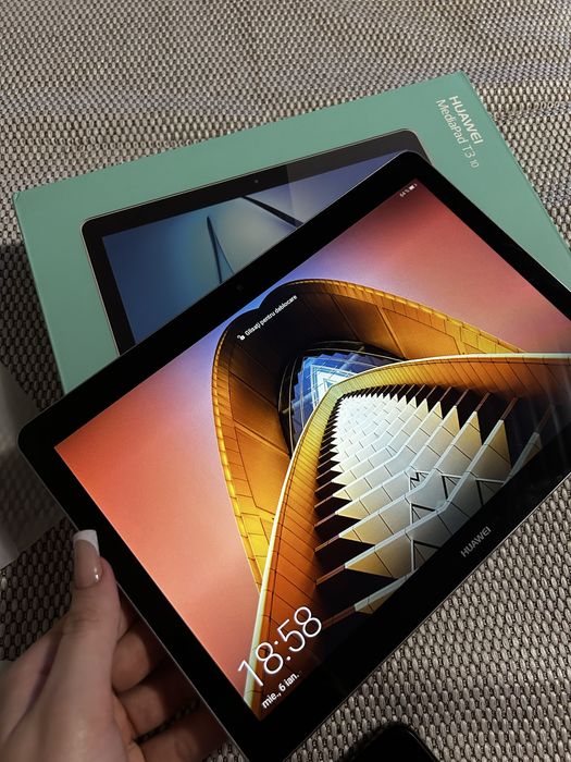 Tabletă Huawei MediaPad T3 10 – stare foarte bună