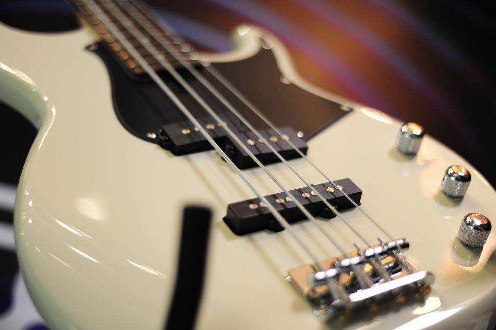 Бас гитара YAMAHA BB234