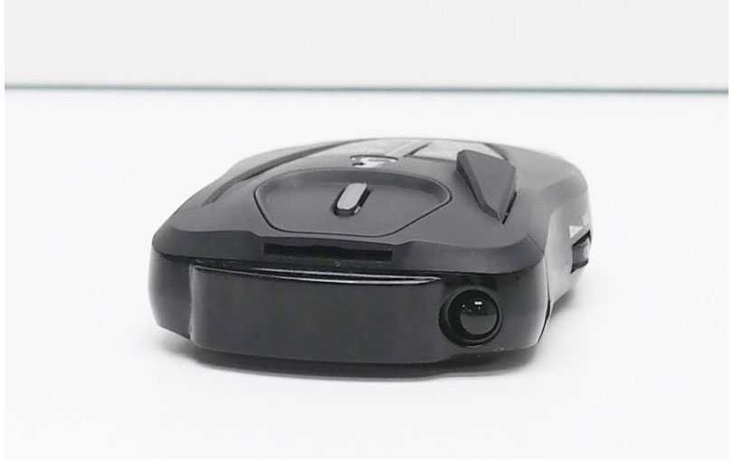 Продавам радарен детектор Cobra RAD 480i