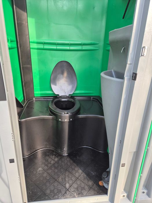 Toalete ecologice și lavoare pentru evenimente