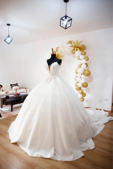 Rochie mireasa cu pietre