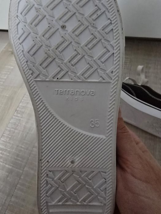 Маратонки и платненки за игра 34 и 35н.Adidas,Decathlon