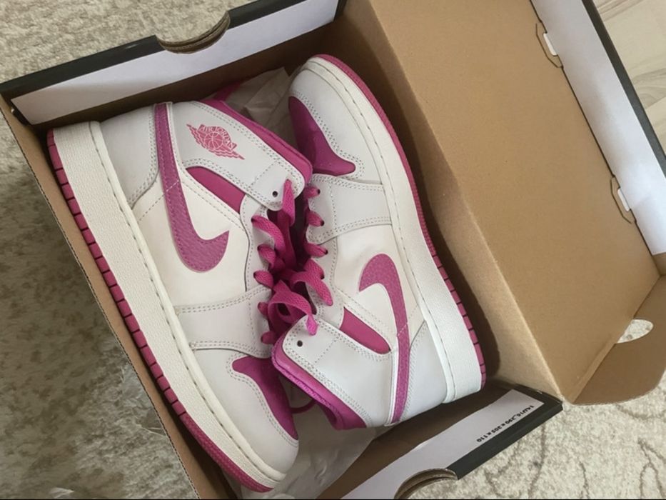vand jordan 1 mid pink