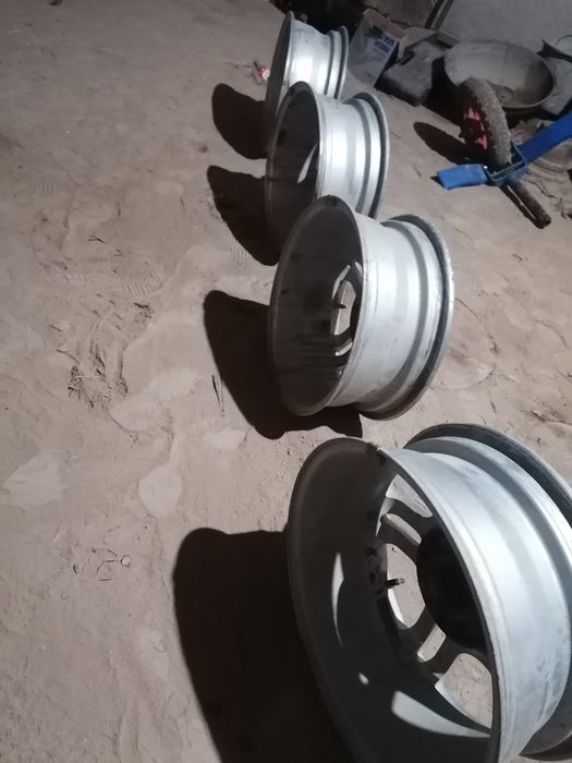 Диска. 15.лик.сотилоди.нархи.келшамиз. Синики. Йук