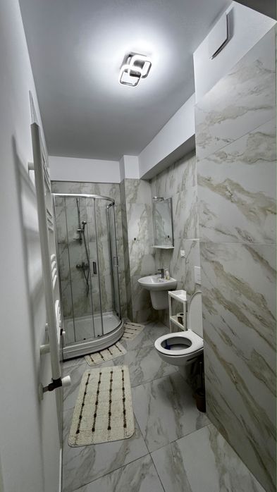 Inchiriez apartament cu 3 camere in cartierul Visoianu!