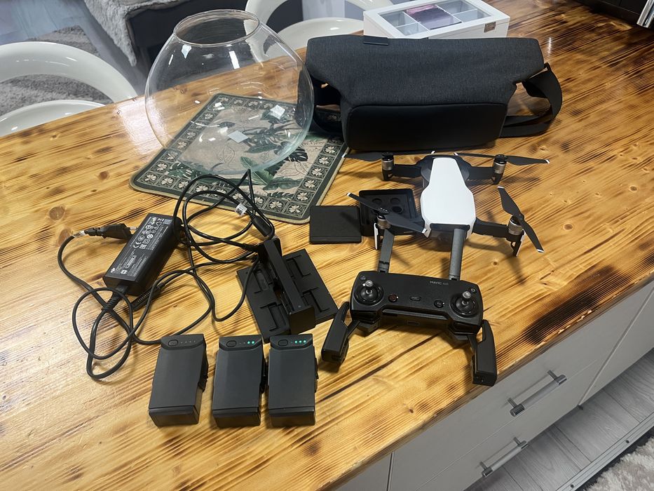 Vand drona Dji Mavic Air pachet fly more in stare perfecta