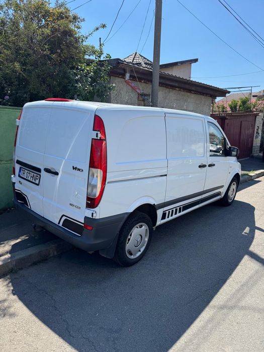 Vand mercedes vito 113 cdi masina este impecabila