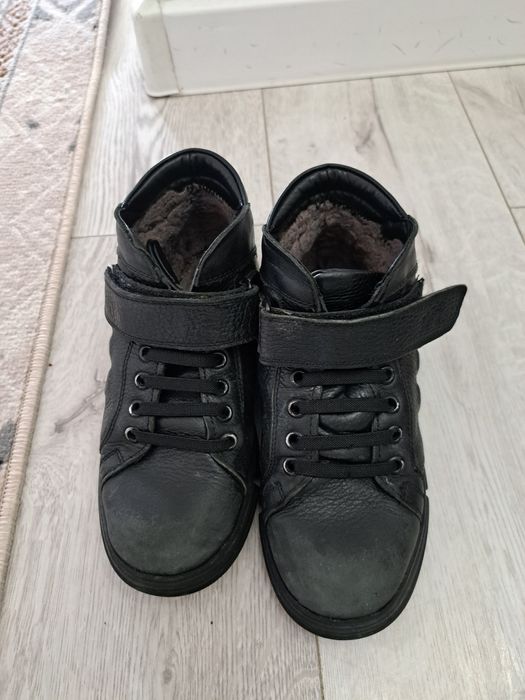 Продам обувь и куртки детские