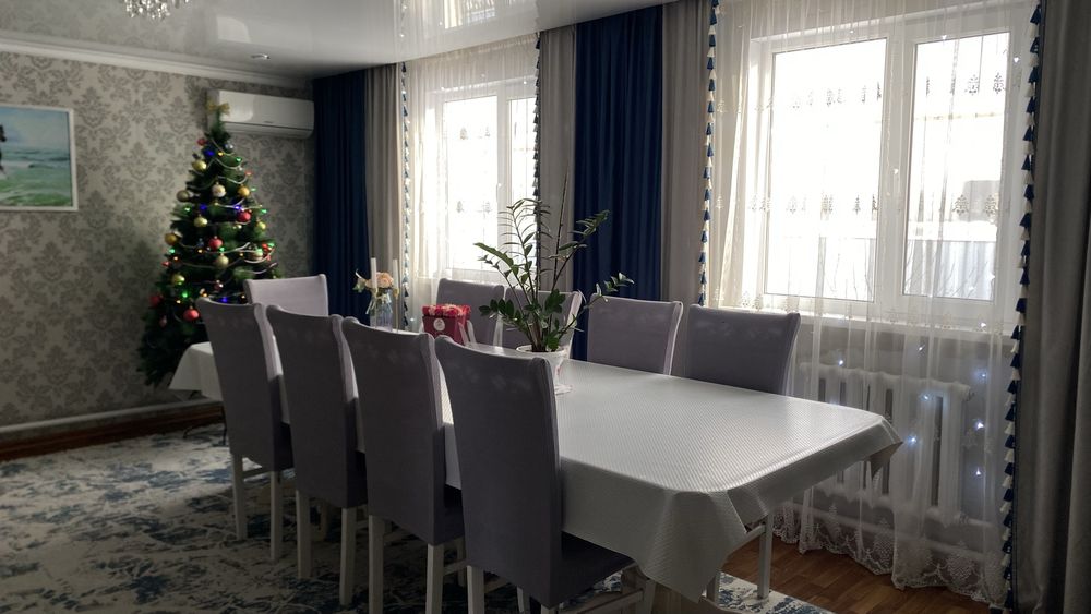 Продается стол и стулья