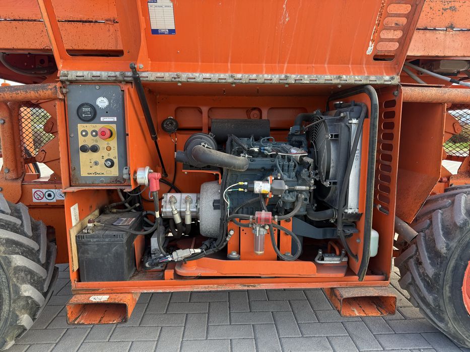 De vanzare sau da inchiriat nacela 4x4 diesel .