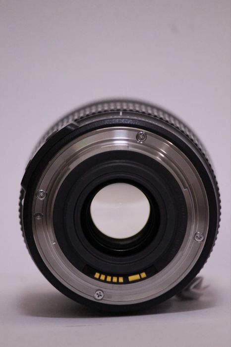 Canon обьектив 18-135