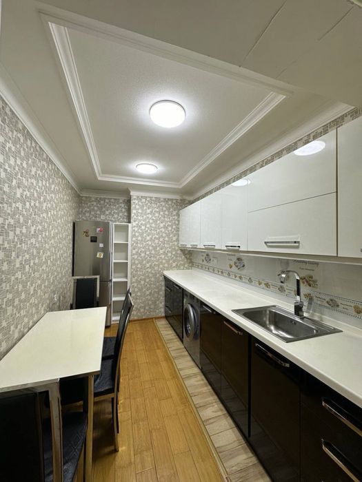 Аренда 3х ком. Космонавт метро