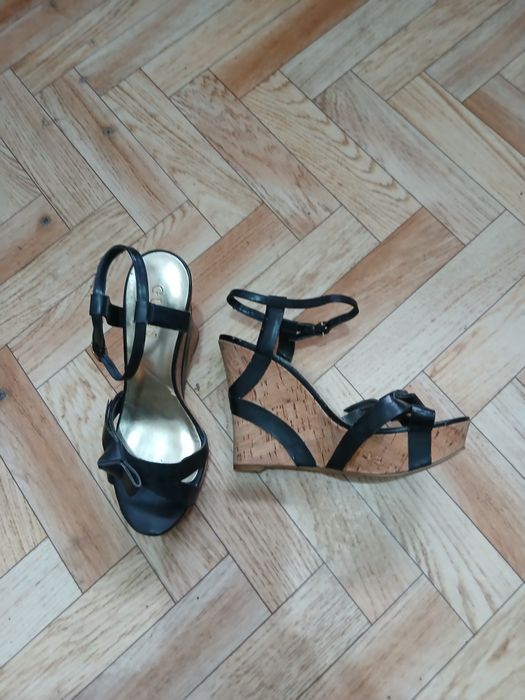 Продам туфли женские