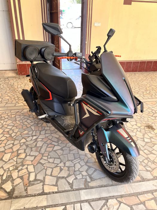 Avenus skuter sotladi