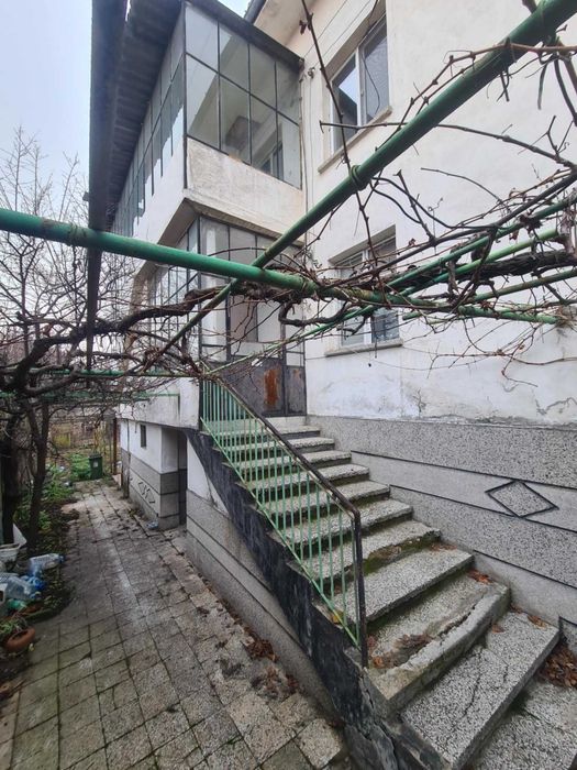 КЪЩА в кв. Изгрев, град Хасково