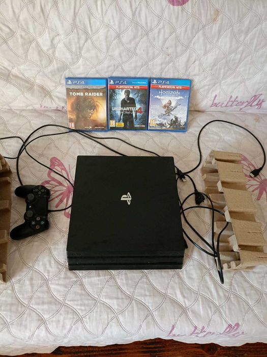 пе4 ПРО с вградена оригинална Фортнаит и още 3 невероятни игри