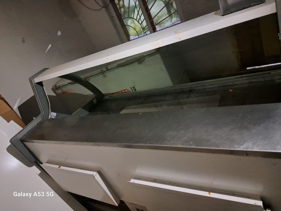 Холодильник для витрины