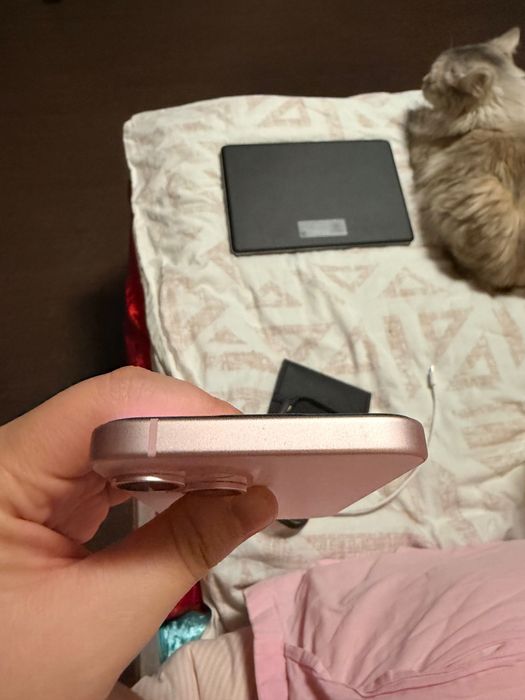 Айфон 15 , розовый