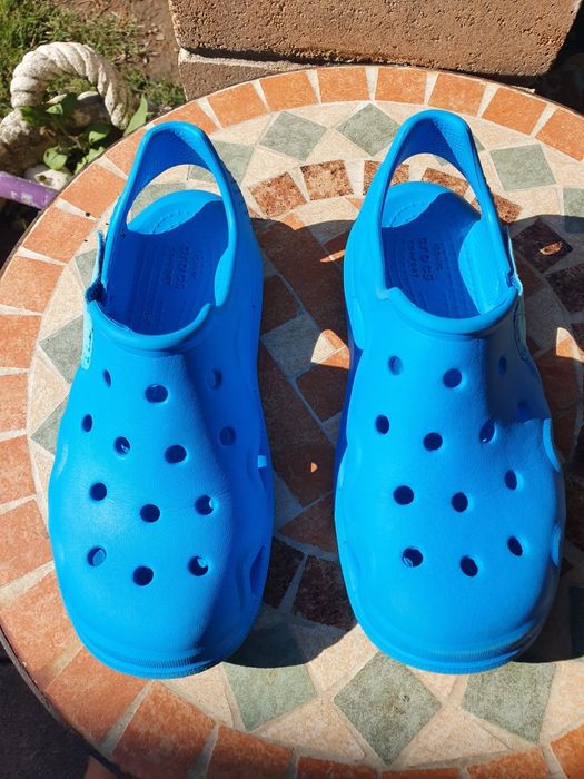 Vând Crocs copii marimea 32-33
