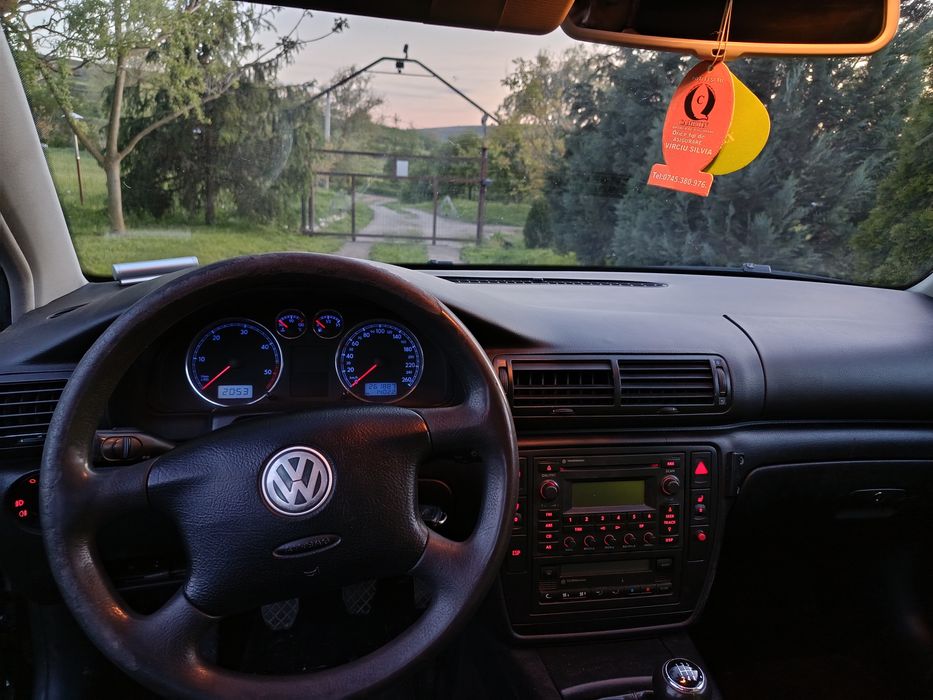 Vand  sau schimb cu caddy .. passat 1.9 awx 2004