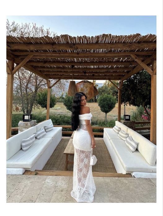 Продам кружевное платье