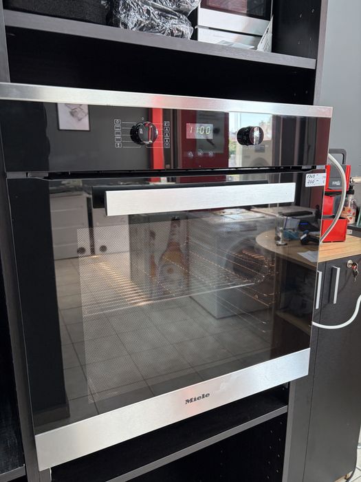 Miele H 2661-1B  фурна за вграждане. Произведена в Германия/24 мес гаранция
