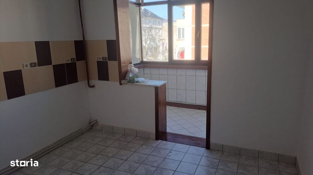 Apartament 3 camere, 70 mp, zona Garii — fotografia 3