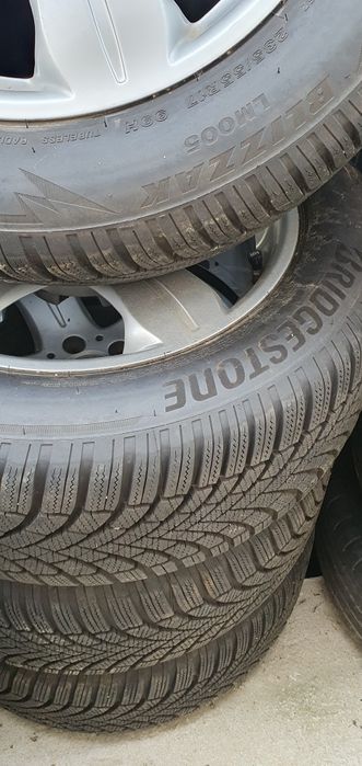 Cauciucuri iarna 235 55 17 - bridgestone 2023