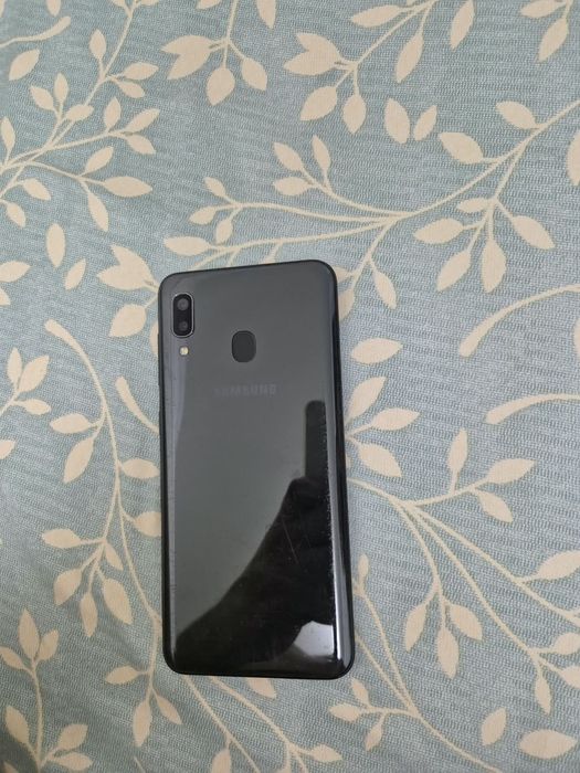 Samsung A20 отличном состоянии
