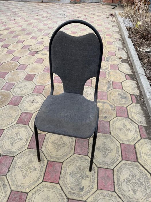Продаеться стулья