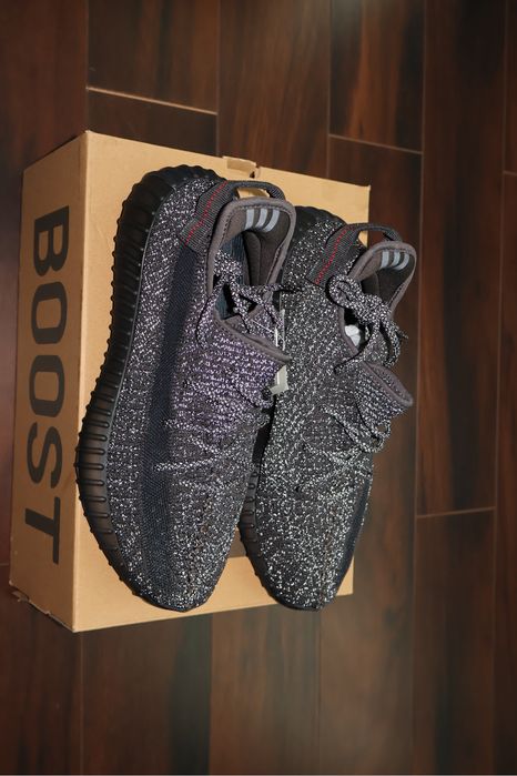 Yeezy 350 V2 Black