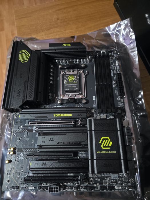 MSI Mag X870E Tomahawk