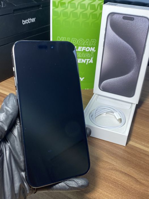 iPhone 15 Pro Max • 256 GB • Black Titanium