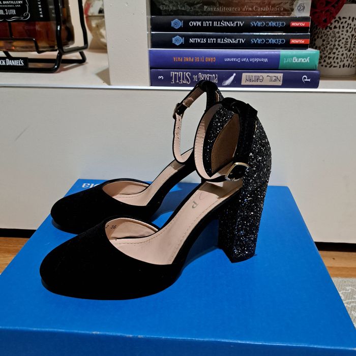 Pantofi cu toc, de ocazie