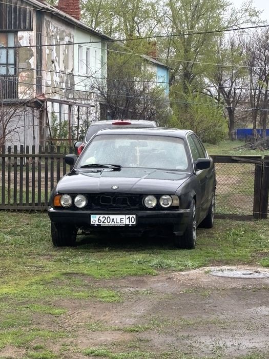 Продам бмв 520i