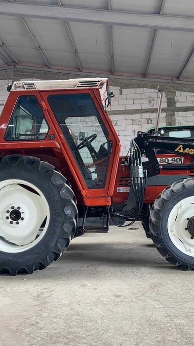 Tractor Fiat Agri 80 90 Incarcator frontal AGRAM cu 3800 ore New Holland Case John Deere Claas Fiat 70 90 Fiat 82 94 Fiat 88 94 Fiat F 100 Fiat 100 90