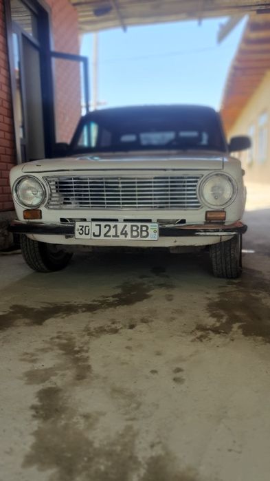 Vaz 011 sotiladi
