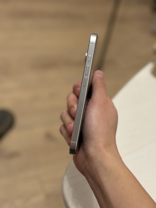iPhone 16 Pro 256 GB 97% аккумулятора