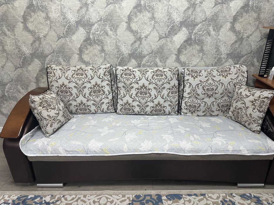 Продам диван 20000 тенге