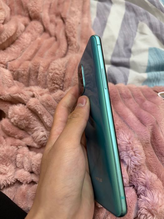 One plus 8t продам срочно