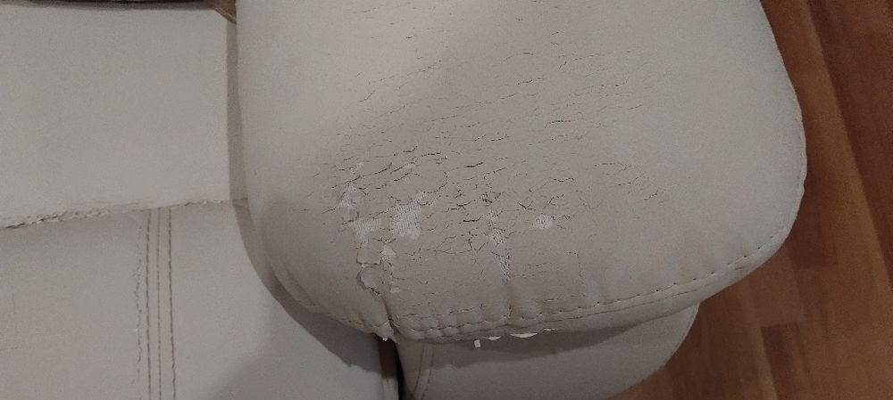 Диван от изкуствена кожа