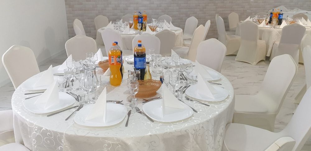 Închiriez sala evenimente capacitate 70 pers