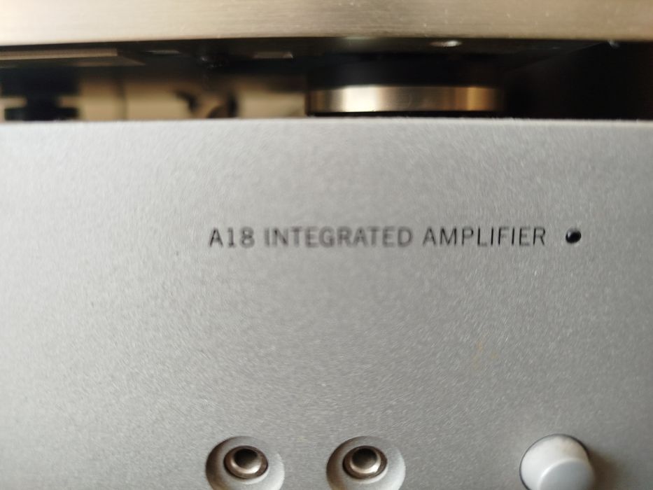 Arcam fmj A 18 усилвател