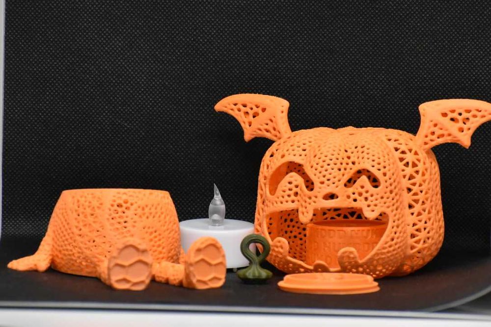 Хелоуин тиква-фенер с крилца и тяло