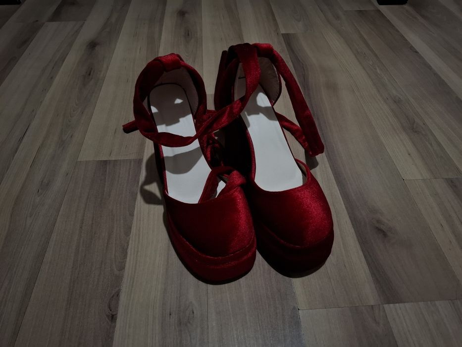 Туфли на каблуке