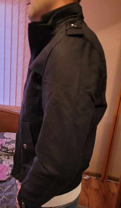 Яке по модел на LACOSTE