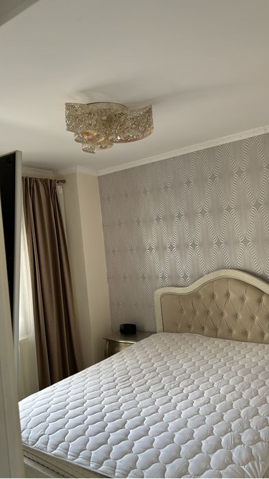 Proprietar Vand Apartament cu 3 camere zona centrala complet mobilat